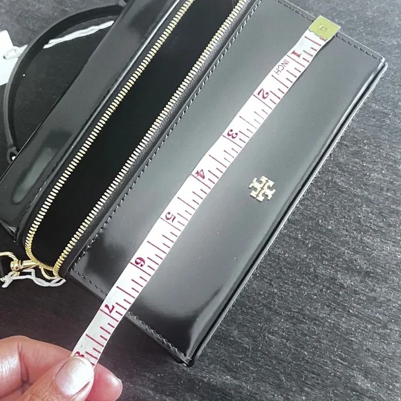 TORY BURCH• Patent Leather Black Vanity small Handbag - Picture 6 of 10